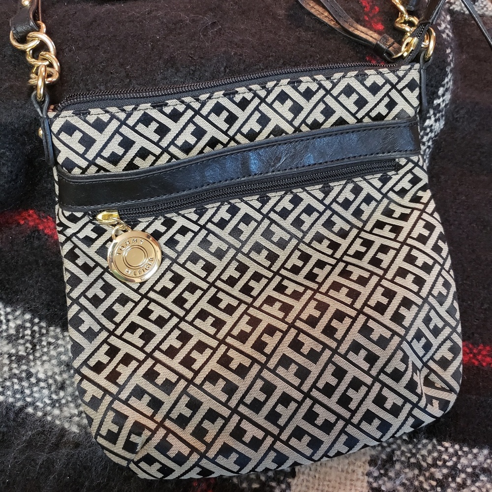 Tommy Hilfiger crossbody purse